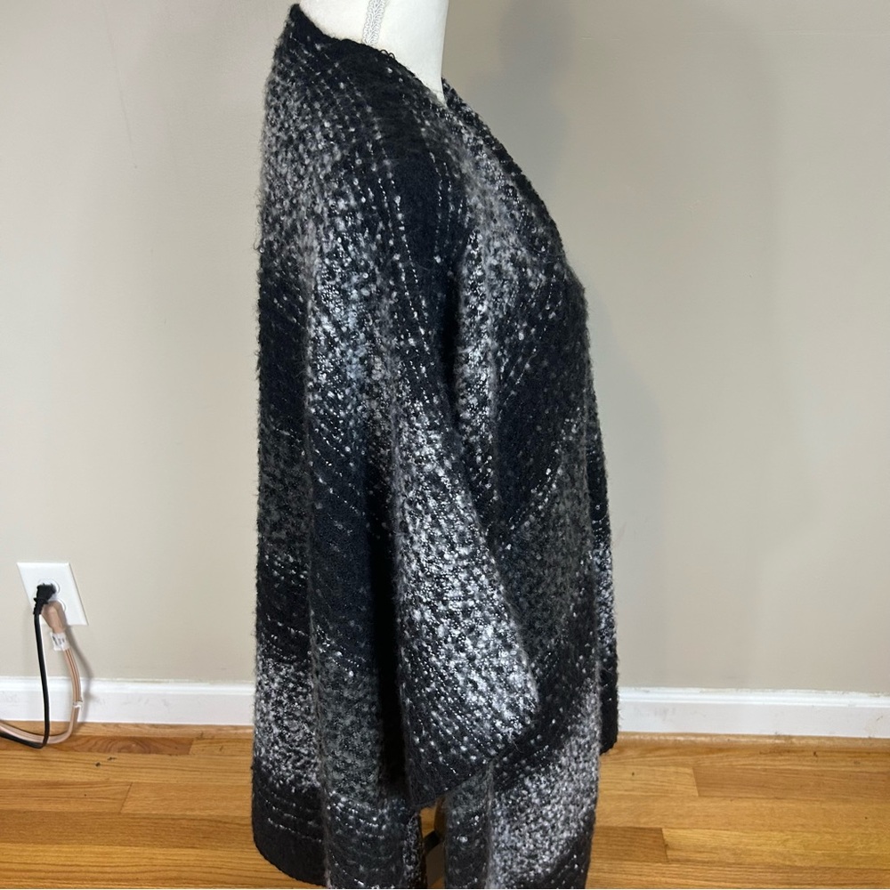 Woolrich black and gray sweater shawl cape wrap one size - Picture 2 of 9